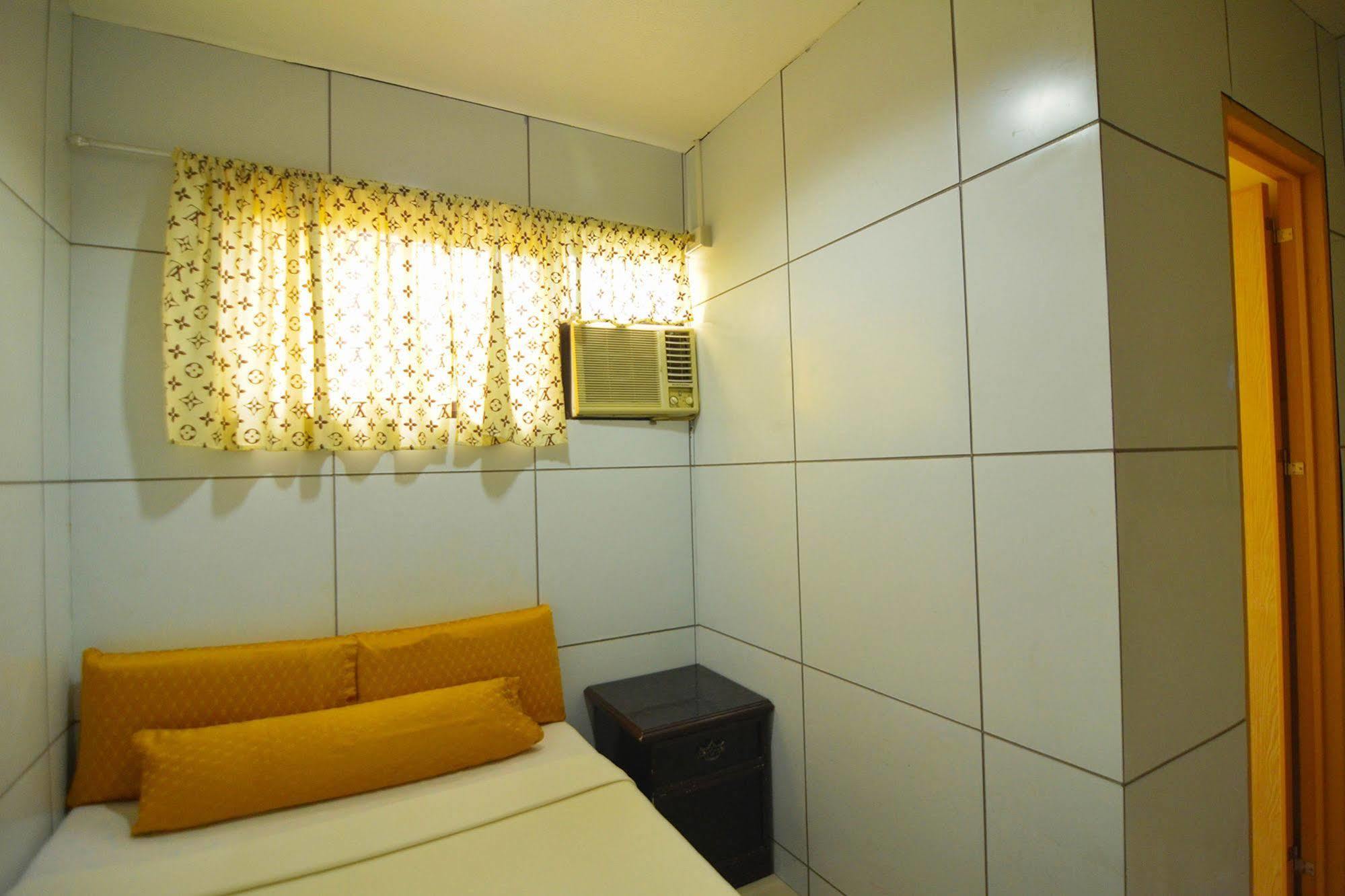 Oyo 197 Sunny Point Hotel Davao City Buitenkant foto