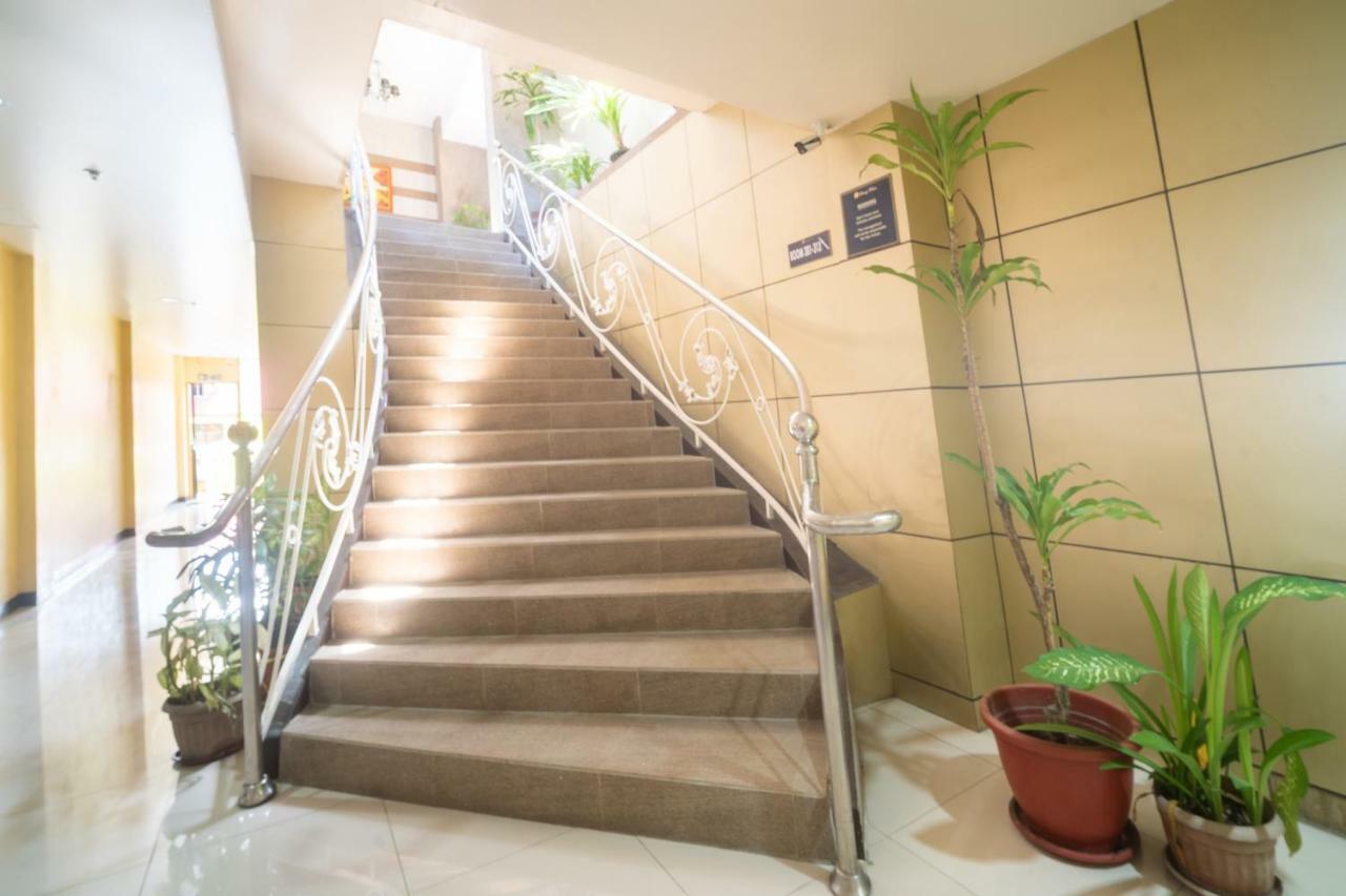 Oyo 197 Sunny Point Hotel Davao City Buitenkant foto